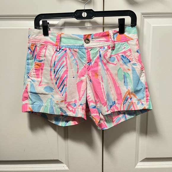 Lilly Pulitzer Pants - Lilly Pulitzer The Callahan shorts size 2